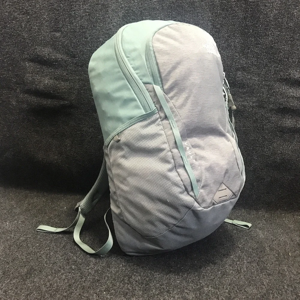 The North Face NF0A3KVA Vault 26L Backpack FlexVent System Teal &‎ Gray Daypack